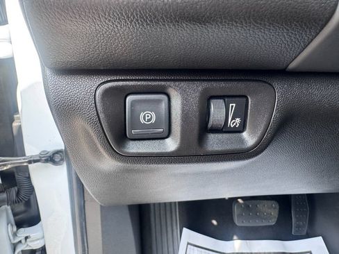 Used 2020 GMC Acadia SLE w/ Driver Convenience Package FWD image 12