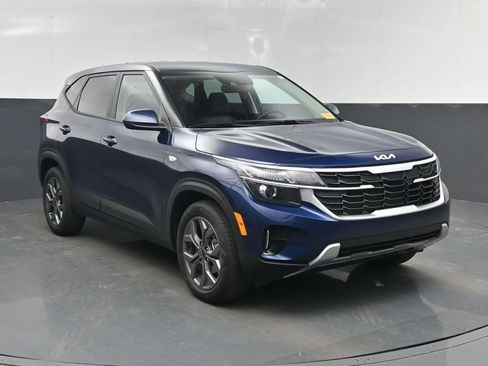 Certified 2026 Kia Seltos LX FWD image 8