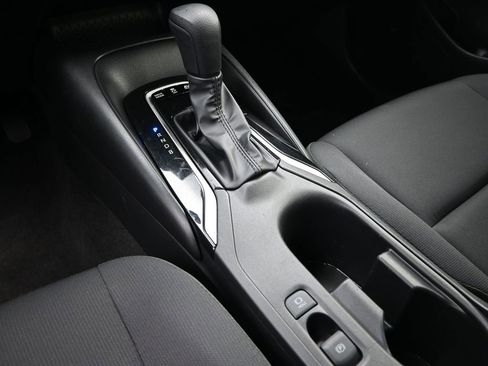 Used 2025 Toyota Corolla LE image 21