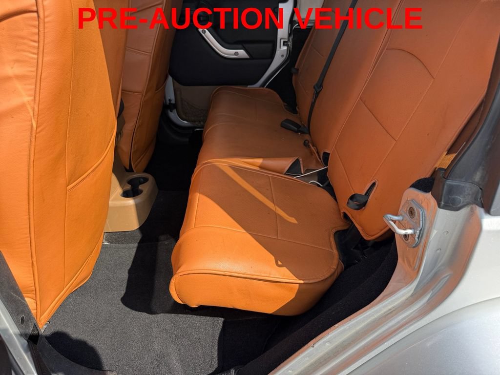 Used 2011 Jeep Wrangler Unlimited Sahara w/ Connectivity Group AWD/4WD image 11