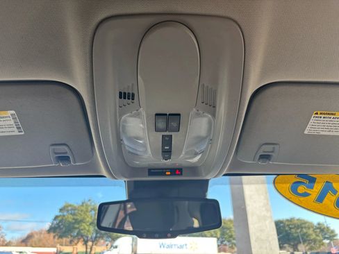 Used 2015 Chevrolet Equinox LT w/ Driver Convenience Package image 18