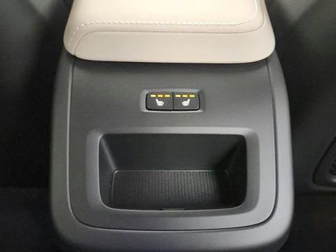 Used 2026 Volvo XC60 B5 Plus w/ Protection Package Premier AWD/4WD image 31