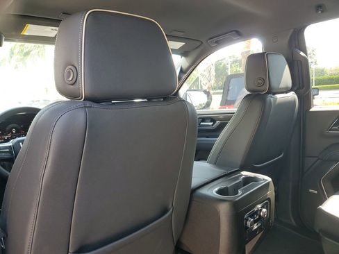 Certified 2025 GMC Yukon XL Elevation AWD/4WD image 15