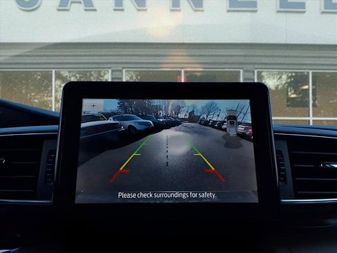 Used 2022 Ford Explorer XLT w/ Equipment Group 202A image 22