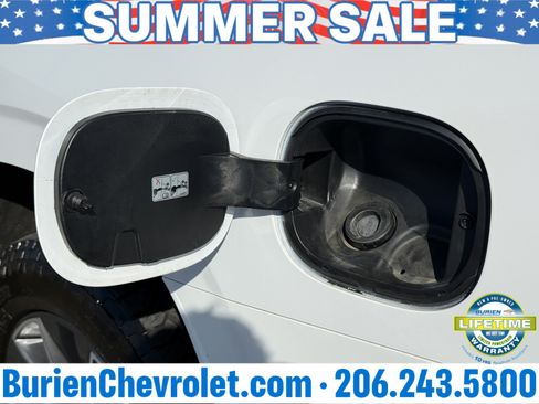Used 2022 Chevrolet Suburban Z71 w/ Luxury Package AWD/4WD image 37