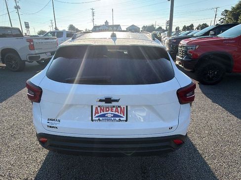 New 2026 Chevrolet Trax LT w/ Driver Confidence Package FWD image 9
