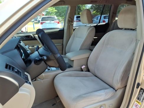 Used 2009 Toyota Highlander 2WD image 4