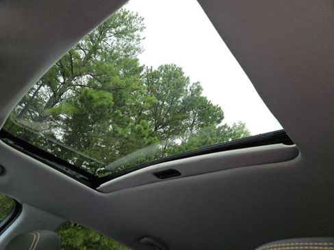 Used 2021 GMC Terrain SLE w/ Driver Convenience Package image 21