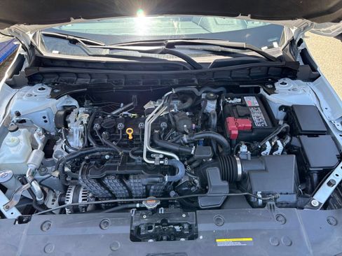 Used 2025 Nissan Altima 2.5 SV FWD image 32