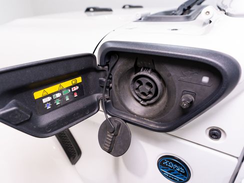 Used 2021 Jeep Wrangler Unlimited Sahara AWD/4WD image 33