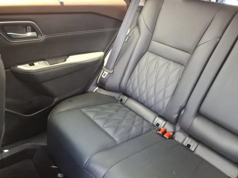 Used 2023 Nissan Rogue Platinum w/ Platinum Premium Package FWD image 16