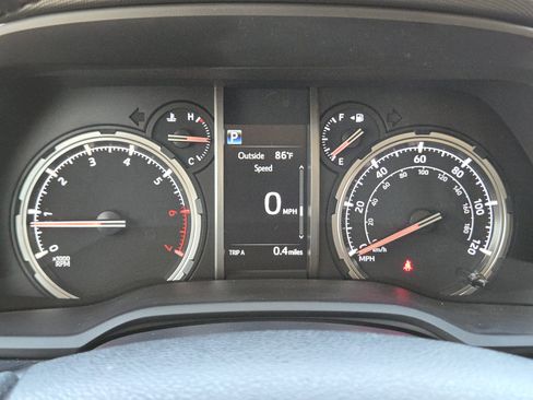 Used 2024 Toyota 4Runner TRD Off-Road AWD/4WD image 16