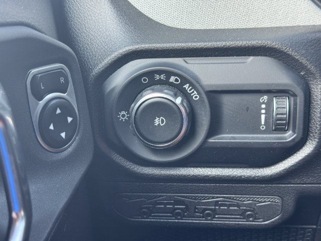 Certified 2025 Jeep Wrangler Sport AWD/4WD image 20