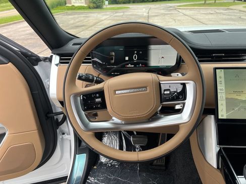 New 2026 Land Rover Range Rover Long Wheelbase SE AWD/4WD image 14