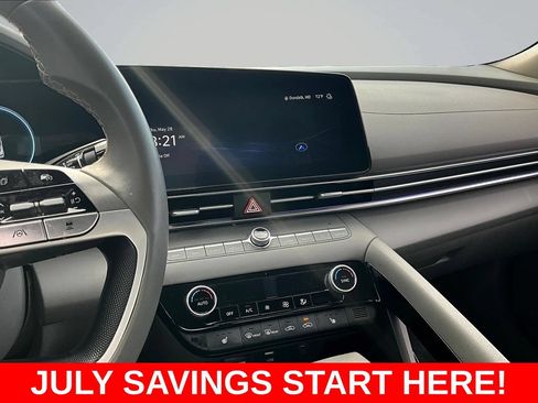 Used 2024 Hyundai Elantra SEL w/ Convenience Package FWD image 11