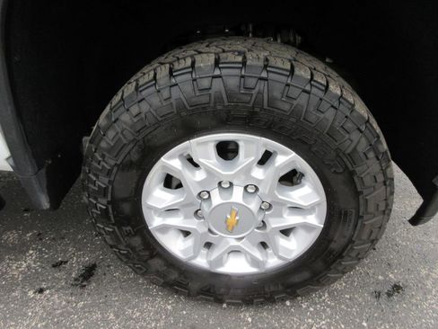 Certified 2022 Chevrolet Silverado 3500 LTZ w/ LTZ Convenience Package AWD/4WD image 9
