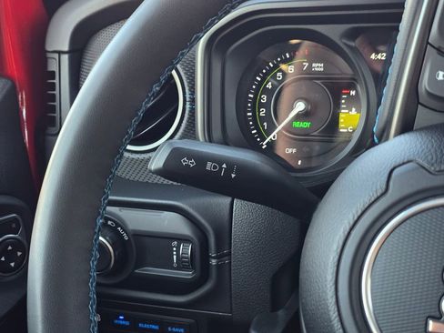 Used 2025 Jeep Wrangler Unlimited Rubicon 4xe w/ Convenience Group image 37