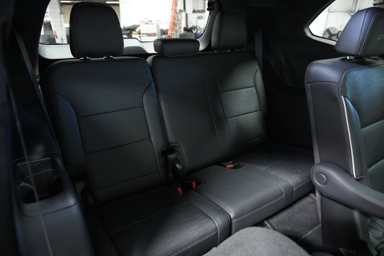 Used 2025 Buick Enclave Sport Touring AWD/4WD image 18