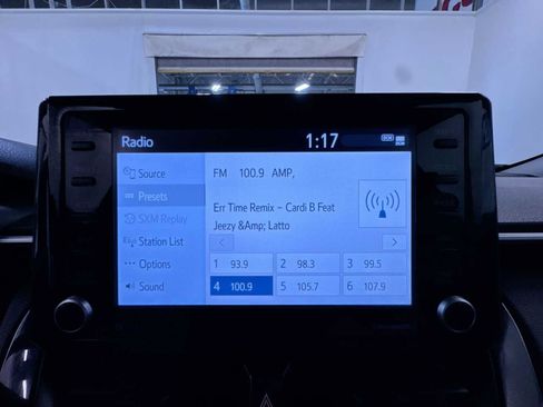 Used 2022 Toyota Corolla Cross LE w/ Moonroof Package FWD image 18