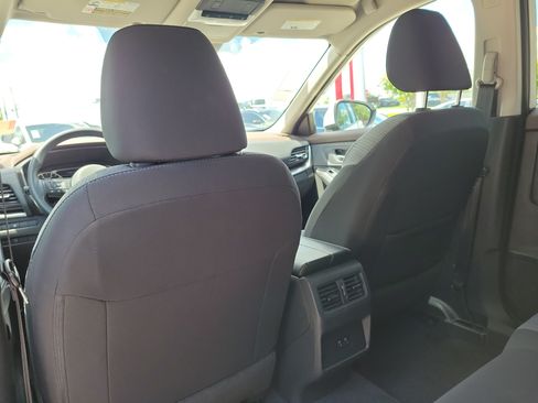 Certified 2023 Nissan Rogue SV FWD image 18