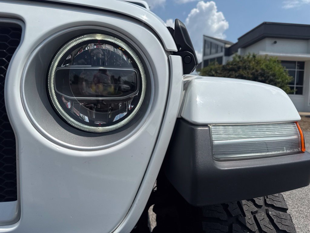 Used 2022 Jeep Wrangler Unlimited Sahara w/ LED Lighting Group AWD/4WD image 10