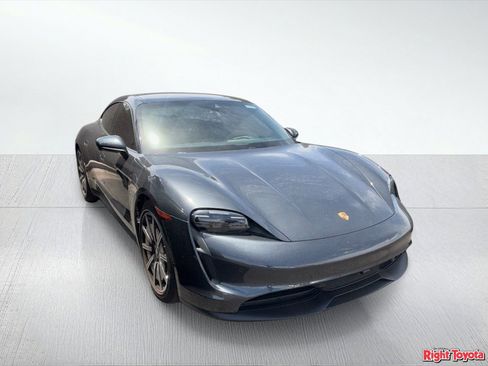 Used 2021 Porsche Taycan image 5