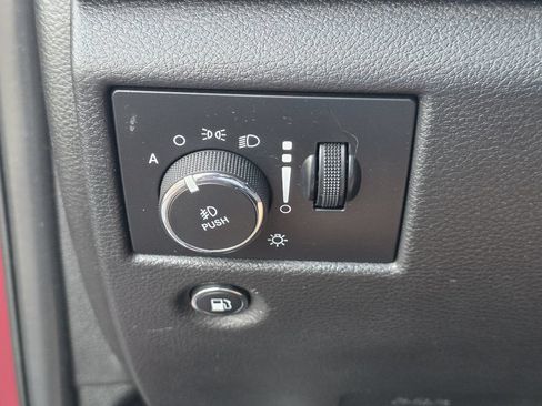 Used 2019 Jeep Grand Cherokee Altitude RWD image 25