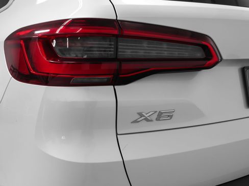 Used 2019 BMW X5 xDrive40i w/ Premium Package 2 AWD/4WD image 17