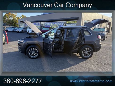 Used 2019 Jeep Cherokee Latitude Plus w/ Cold Weather Group image 11