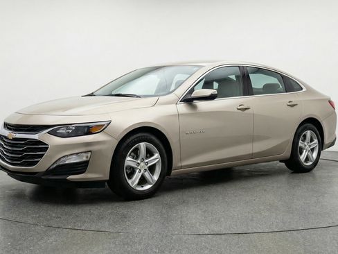 Used 2024 Chevrolet Malibu LT FWD image 3