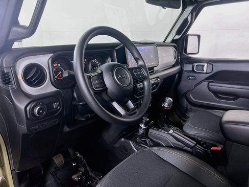 Used 2025 Jeep Wrangler Sport AWD/4WD image 9