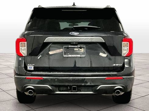Certified 2021 Ford Explorer XLT w/ Equipment Group 202A image 4