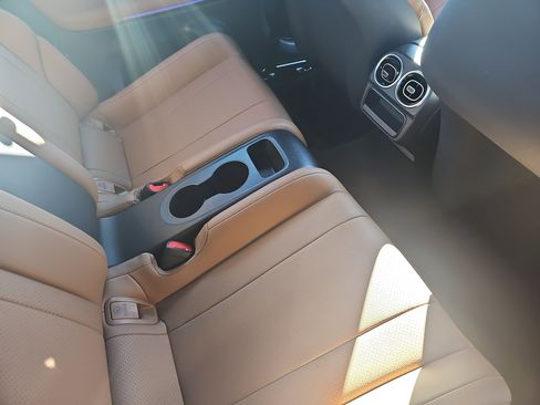 Certified 2025 Mercedes-Benz CLE 300 4MATIC Coupe image 12