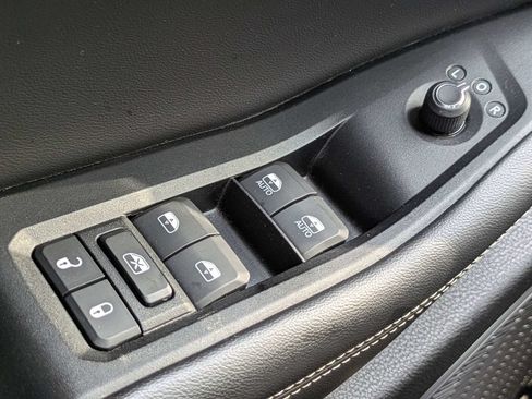 Used 2023 Jeep Grand Cherokee 4WD 4xe image 26