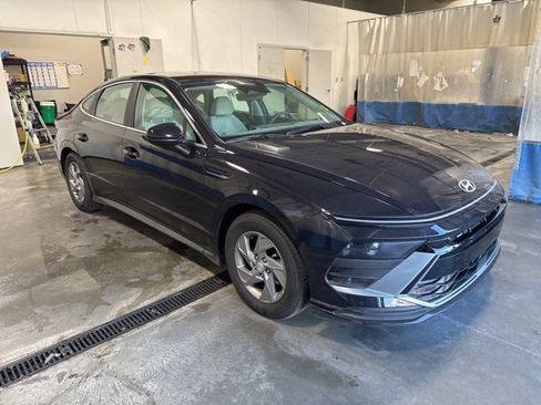 Used 2025 Hyundai Sonata SE image 3
