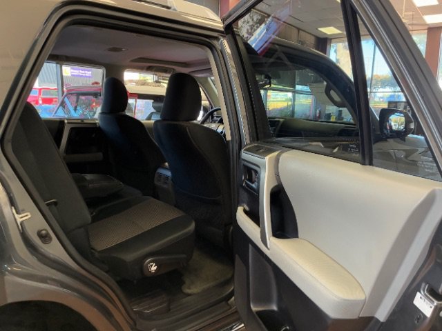 Used 2011 Toyota 4Runner SR5 AWD/4WD image 31