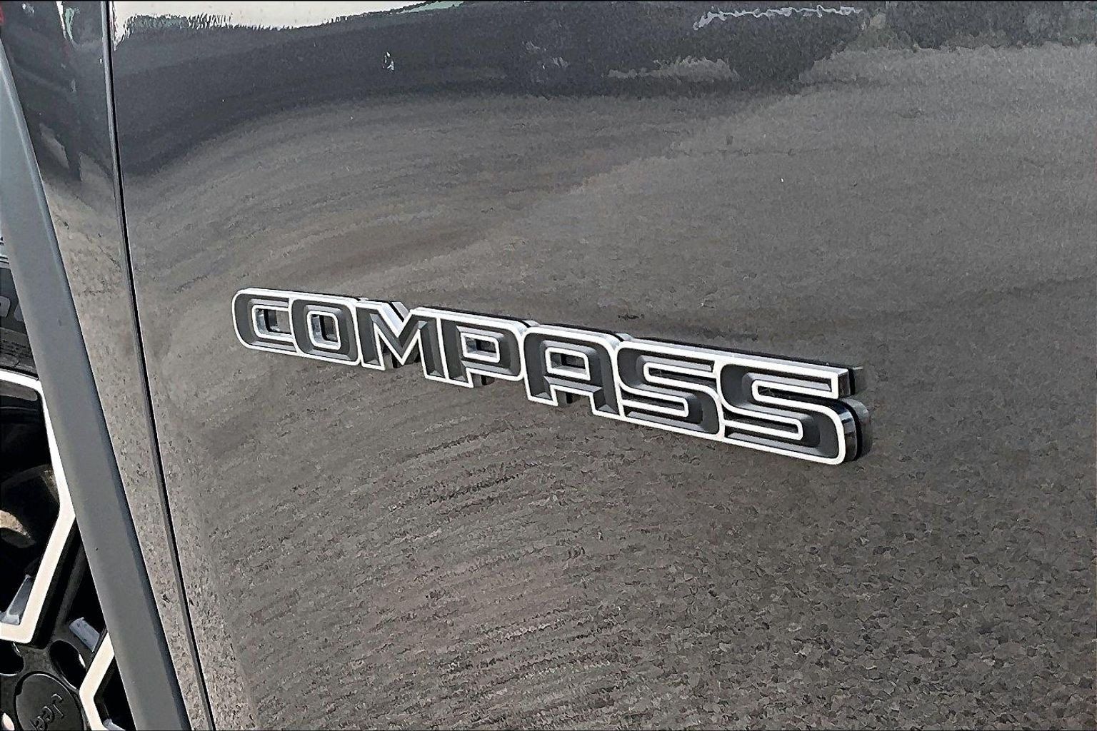 Used 2023 Jeep Compass Limited AWD/4WD image 31