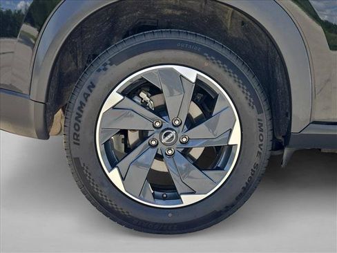 Used 2025 Nissan Rogue SV FWD image 23