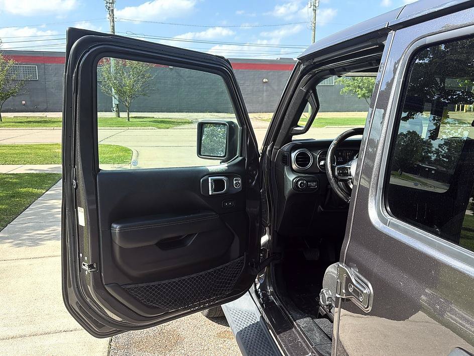 Used 2020 Jeep Wrangler Unlimited Sahara AWD/4WD image 20