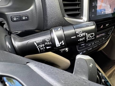 Used 2017 Honda Pilot Touring image 26