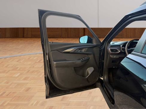 Used 2022 Chevrolet TrailBlazer RS image 9