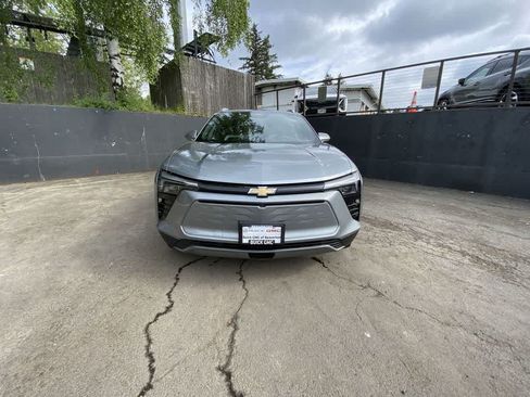 Used 2024 Chevrolet Blazer EV LT AWD/4WD image 9