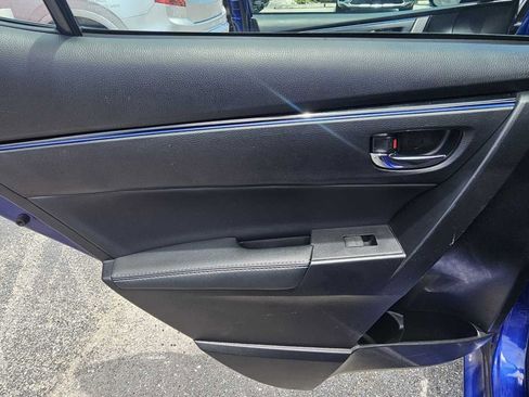 Used 2018 Toyota Corolla SE w/ SE Premium Package FWD image 18