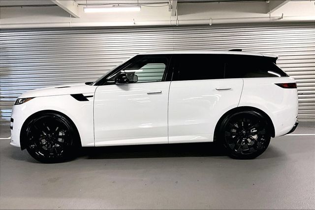 New 2026 Land Rover Range Rover Sport Dynamic SE AWD/4WD image 3