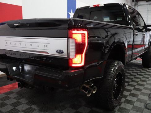 Used 2019 Ford F250 Platinum w/ Platinum Ultimate Package AWD/4WD image 29
