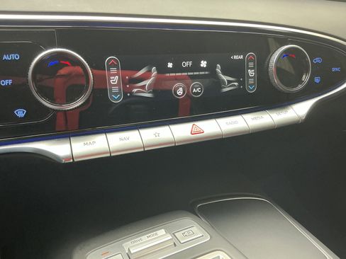 Used 2023 Genesis GV70 2.5T w/ Sport Prestige Package image 12