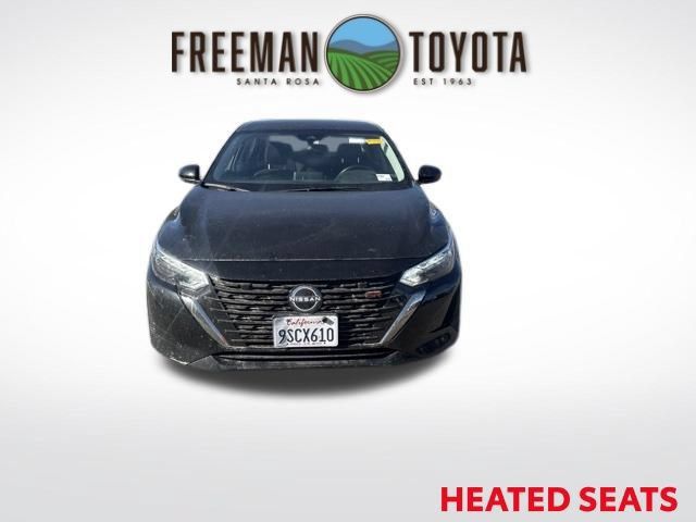Used 2025 Nissan Sentra SR FWD image 3
