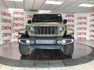Used 2025 Jeep Gladiator Sport AWD/4WD video 2
