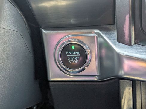 Used 2022 Ford F150 Lariat image 22