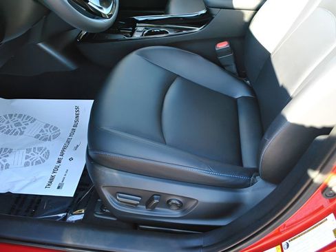 Used 2022 Toyota Prius Limited w/ Premium Convenience Package FWD image 23